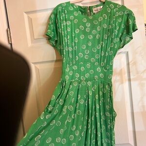 Casual Corner Green Circle Print Midi Dress possibly from 60’s or 70’s